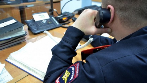Полицейские Лакского района вернули местной жительнице похищенный у нее мобильный телефон